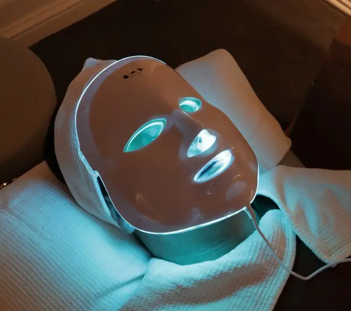 Facial De Hidratación Profunda Con Ampolleta Y Cromoterapia